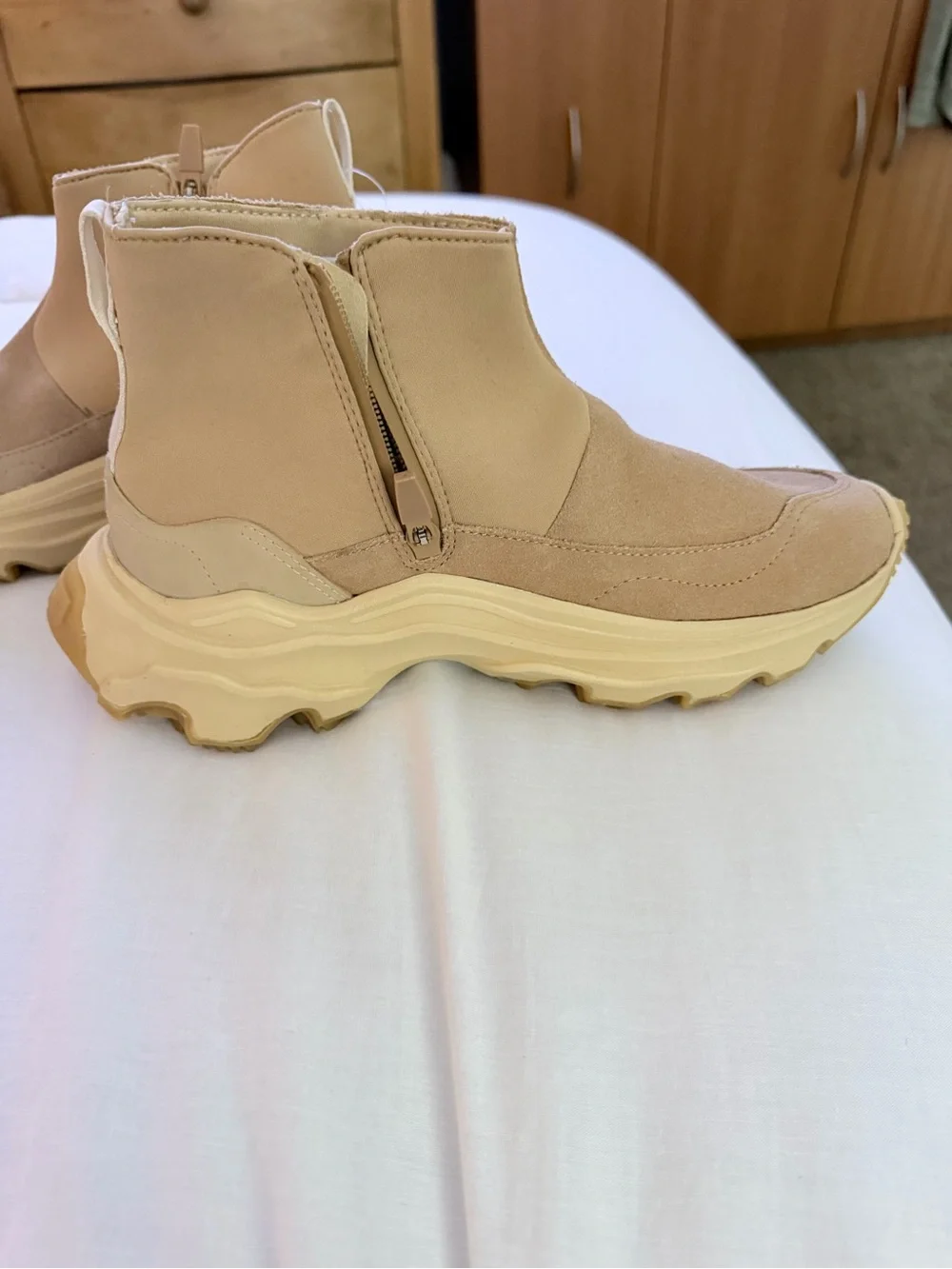 Sorel Women's Chelsea Boot in Tan with Chunky Sole